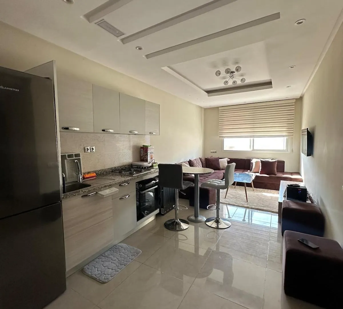 Small modern cocoon Agadir 0*,